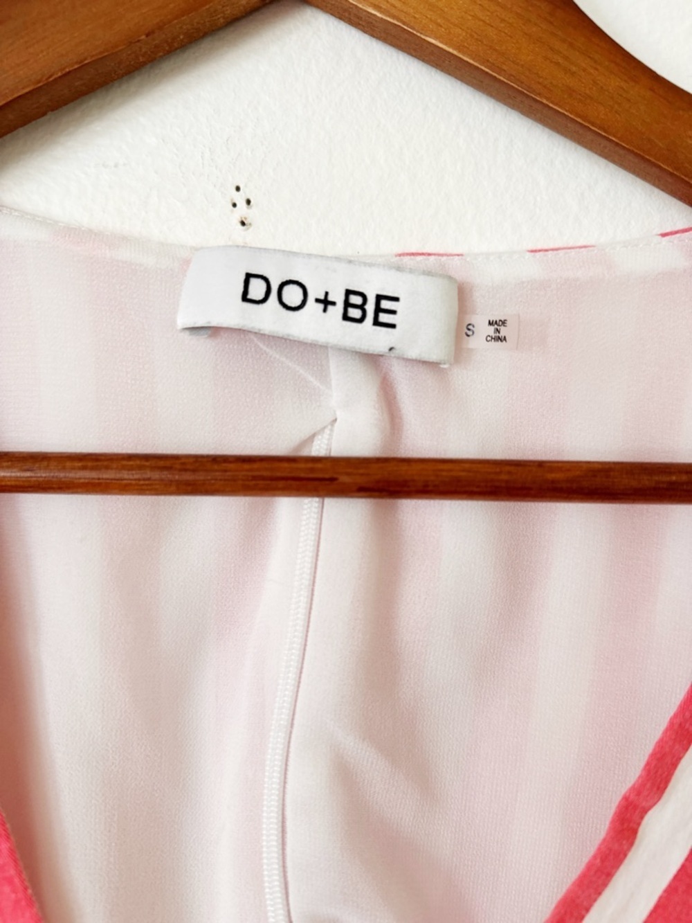 DO+BE red & White Stripe Tie-Front Crop Top small - Picture 4 of 7